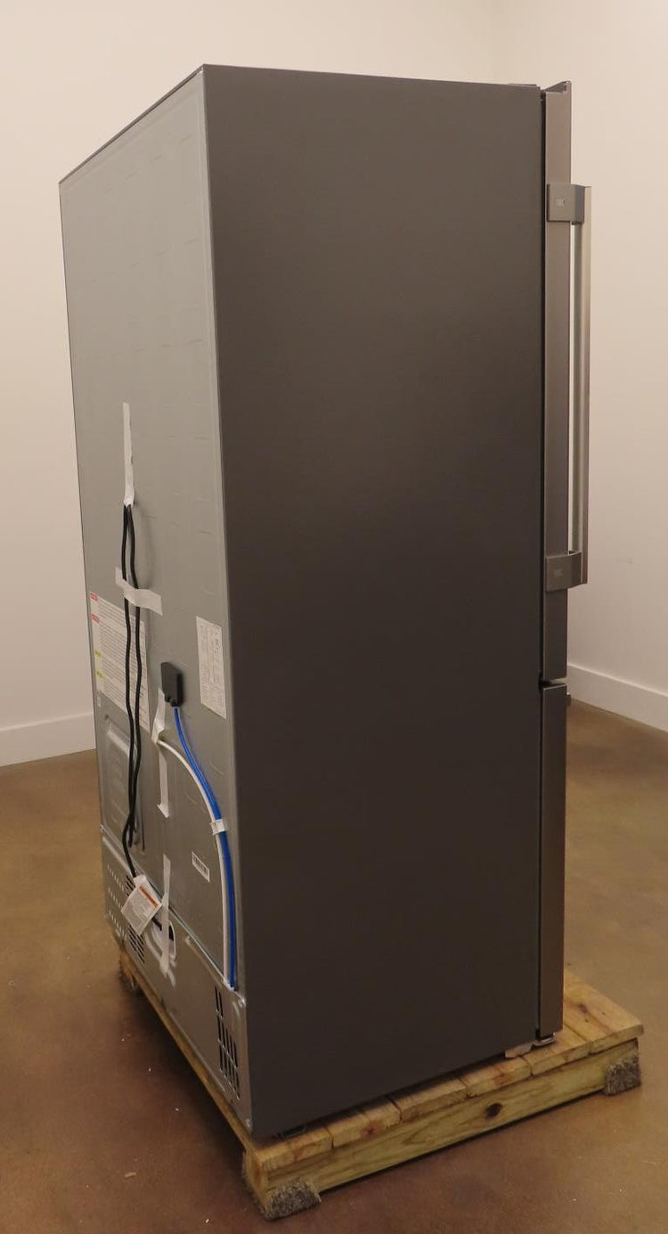 Bosch 100 Series B33CM10SNS 33" Freestanding Bottom Freezer Refrigerator
