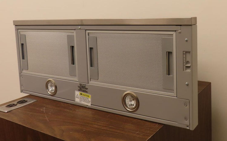 BOSCH 500 Series HUI50351UC 30" 300 CFM Stainless Steel Pull-Out Wall Hood IMGS
