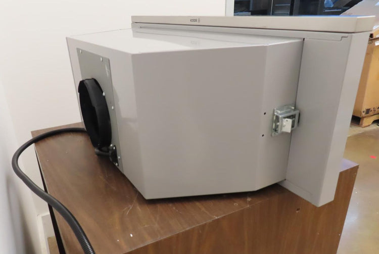 BOSCH 500 Series HUI50351UC 30" 300 CFM Stainless Steel Pull-Out Wall Hood IMGS