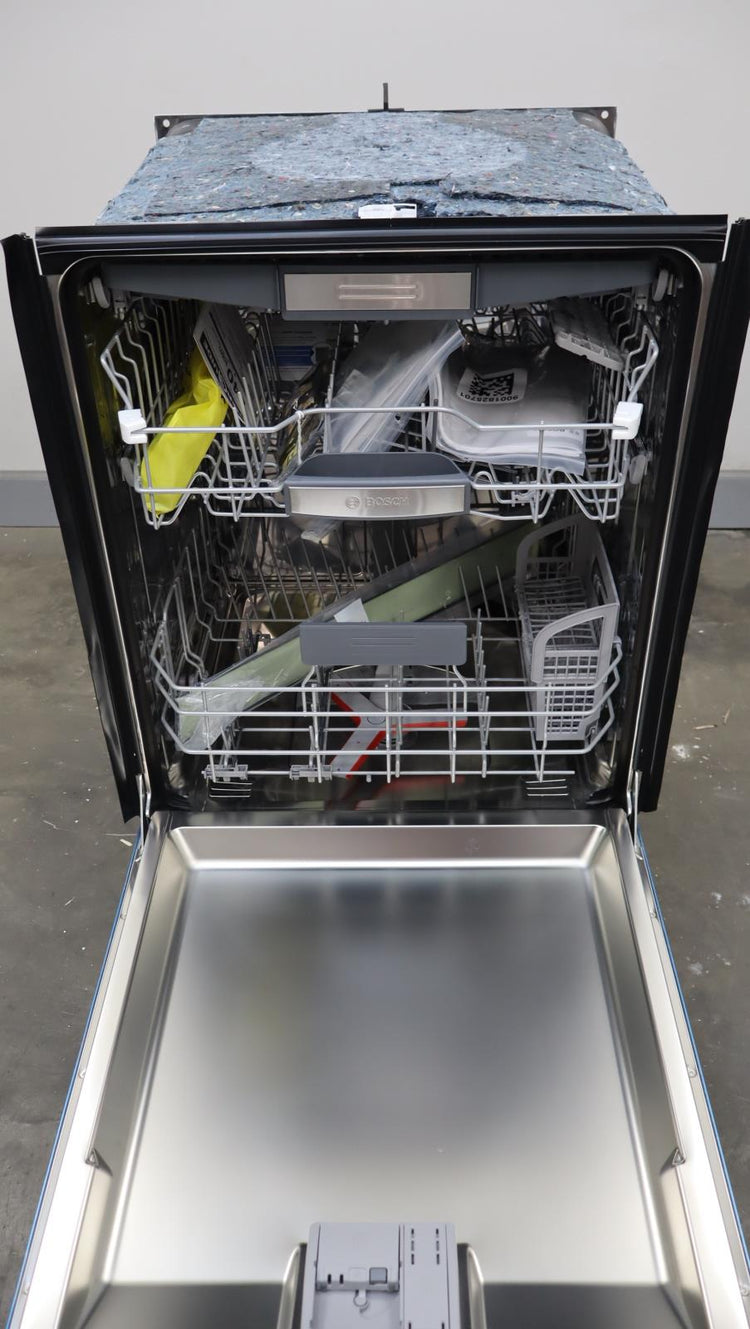 Bosch 24" 800 Series Fully Integrated Built-In Smart Dishwasher SHV78CM3N