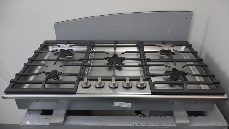 Thermador Masterpiece Series 36" Stainless 5 Sealed Buner Gas Cooktop SGSXP365TS