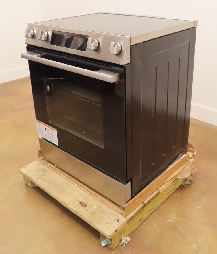 Bosch 100 Series HEF1050MU 30 in SlideIn Electric Convection Range With Warranty