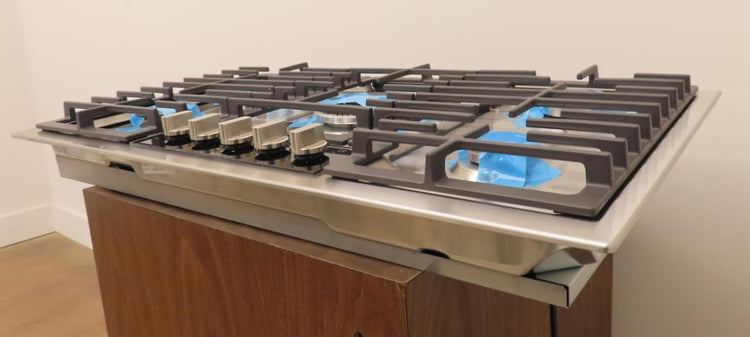 Bosch Benchmark Series NGMP659UC 36" Stainless S. Gas Cooktop Full Warranty