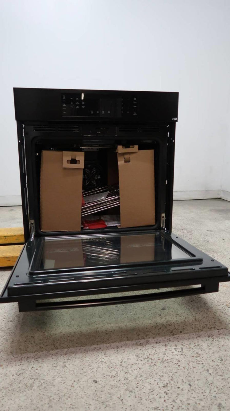 Bosch 800 Series 30" BLK 4.6 Cu.Ft Smart Single Electric Wall Oven HBL8463UC