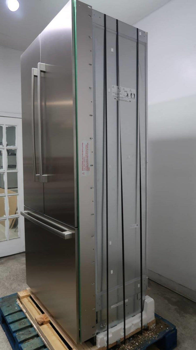 Bosch Benchmark Series 36" 19.4 cu.ft LED French Door SS Refrigerator B36BT930NS