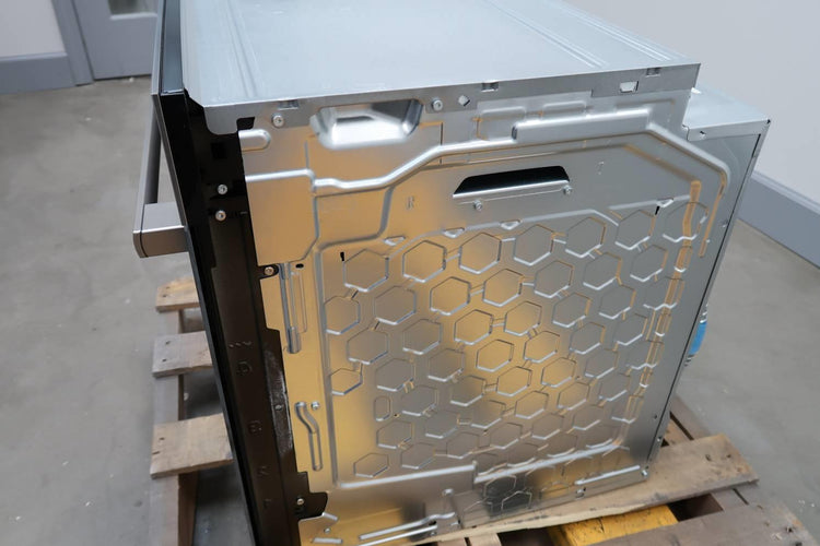 Bosch 500 Series 24" 11 Mode SS Home Connect Single Electric Wall Oven HBE5452UC