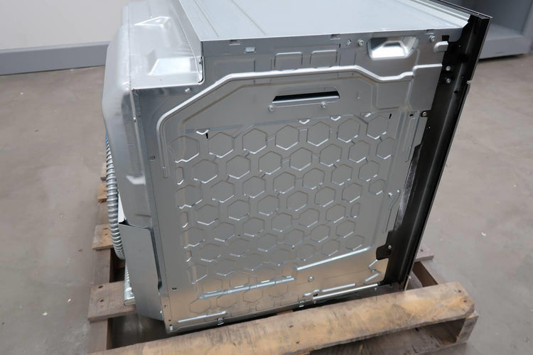 Bosch 500 Series 24" 11 Mode SS Home Connect Single Electric Wall Oven HBE5452UC