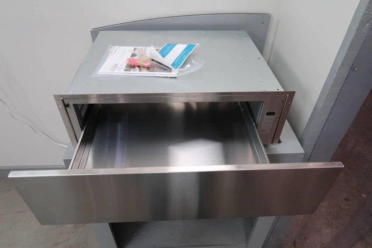 Thermador 30" SS Automatic Shut-Off 450 W heater 2.2 Cu.Ft Warming Drawer WD30WC