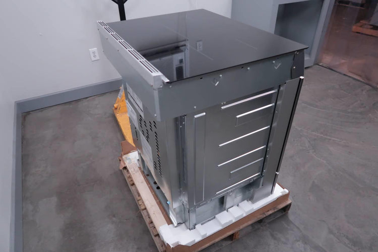 Bosch 800 Series 30" 4 Element Touch Control Slide-In Induction Range HII8056U