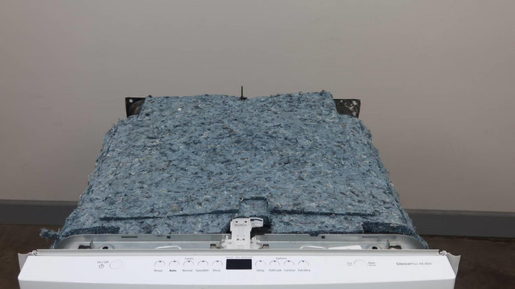 Bosch 300 Series White 24" 44dbA 3rd Rack Integrated Dishwasher SHSM63W52N