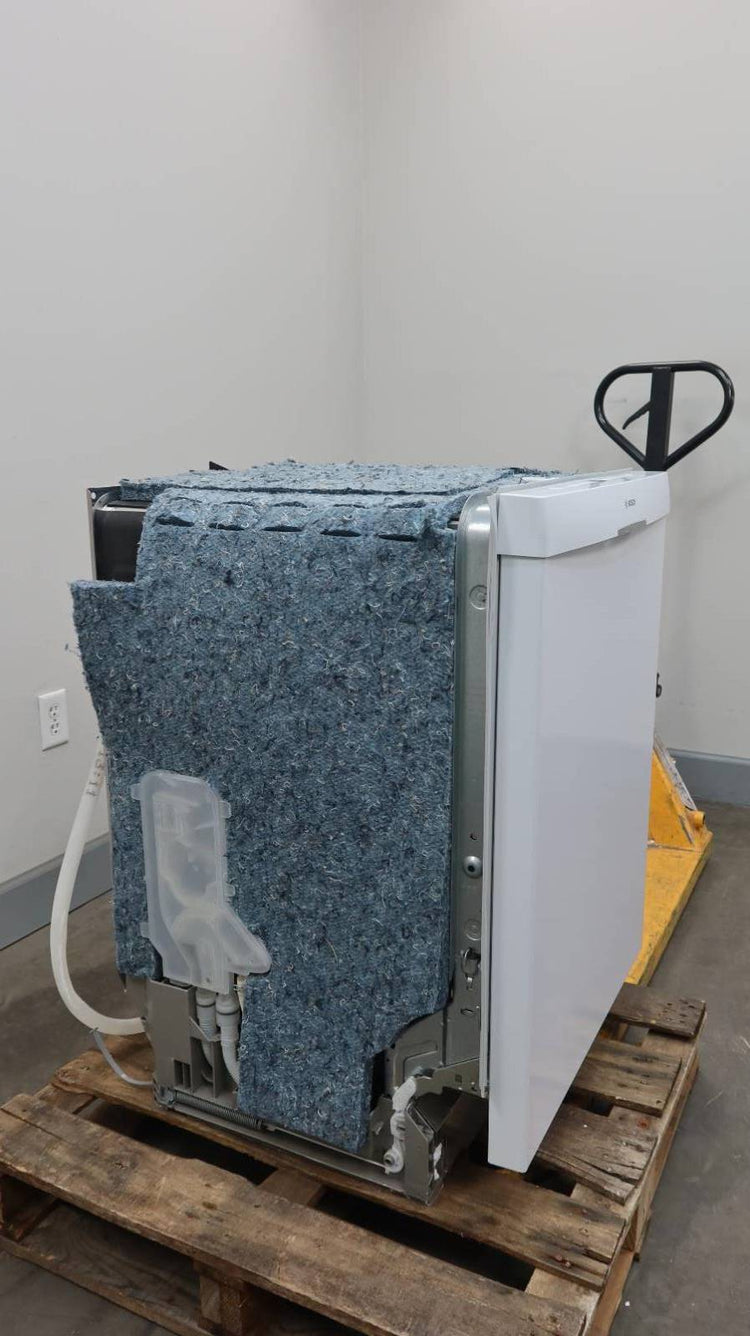 Bosch 300 Series White 24" 44dbA 3rd Rack Integrated Dishwasher SHSM63W52N