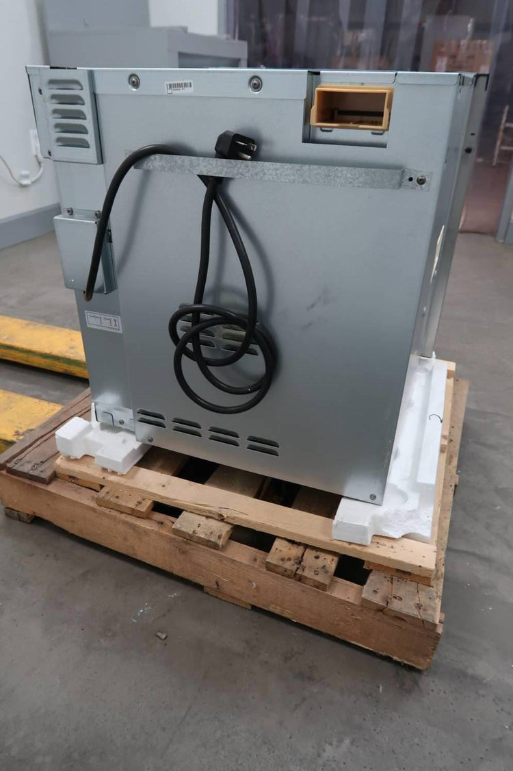 Miele ContourLine Series 24" RemoteVision Non Plumbed Combi-Steam DGC 6760 XXL