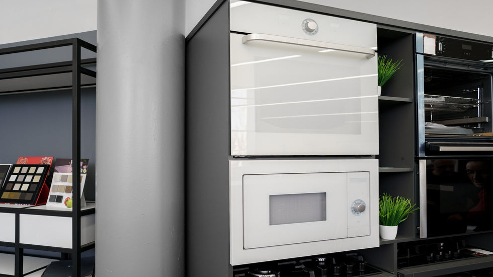 The Pros and Cons of Different Types of Ovens: Gas, Electric, and Convection