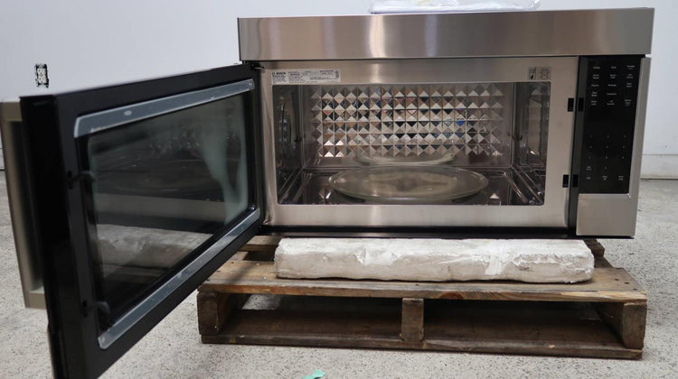 Bosch Benchmark 30" SS 385 CFM Convection Over-the-Range Microwave HMVP053U - Alabama Appliance