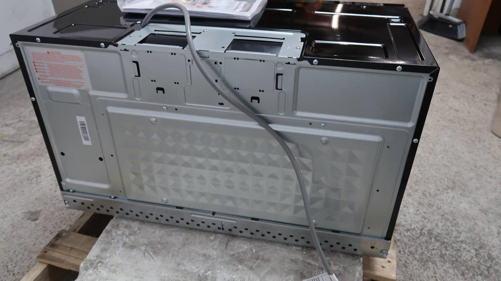 Bosch Benchmark 30" SS 385 CFM Convection Over-the-Range Microwave HMVP053U