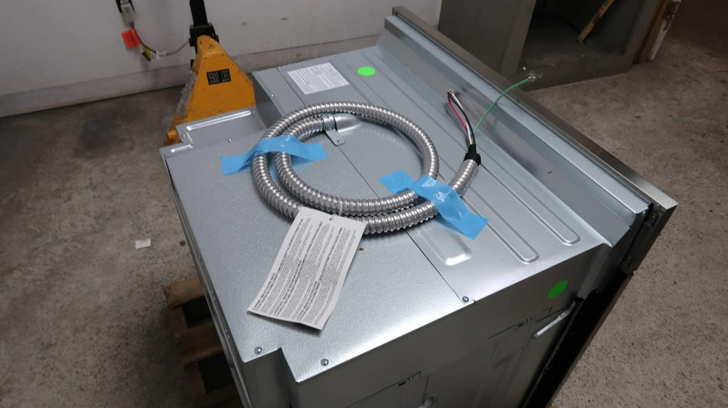 LG 30" 4.7 cu. ft NFC Tag on Single Electric Convection Wall Oven LWS3063ST