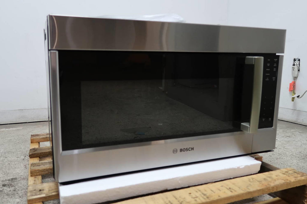 Bosch Benchmark 30" SS 385 CFM Convection Over-the-Range Microwave HMVP053U