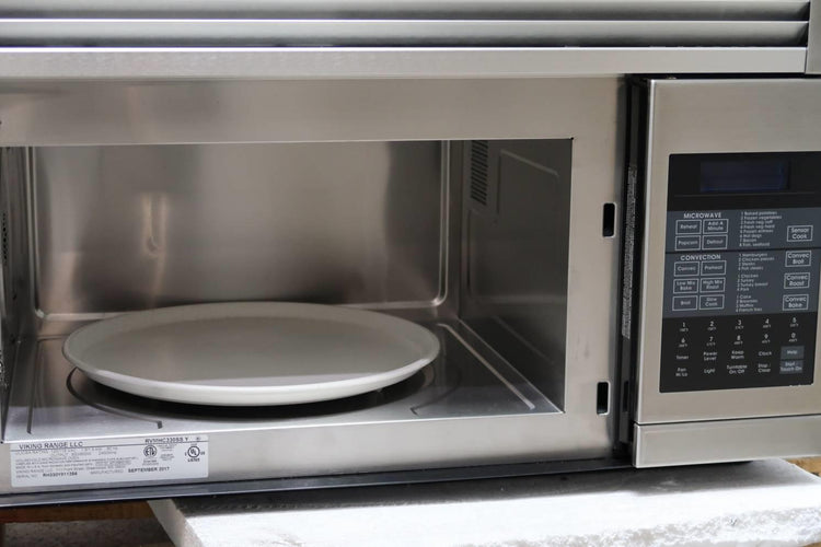 Viking 30" 300 CFM 10 Power Levels SS Over-the-Range Microwave Oven RVMHC330SS