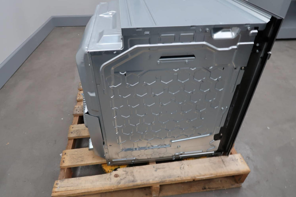 Bosch 500 Series 24" 11 Mode SS Home Connect Single Electric Wall Oven HBE5452UC