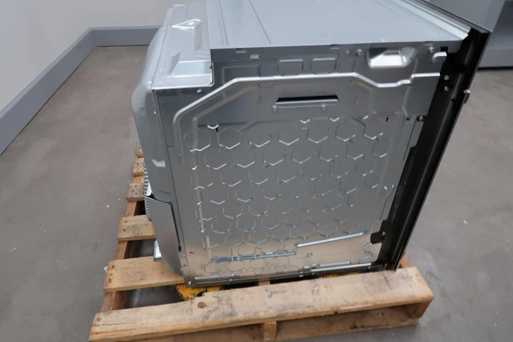 Bosch 500 Series 24" 11 Mode SS Home Connect Single Electric Wall Oven HBE5452UC