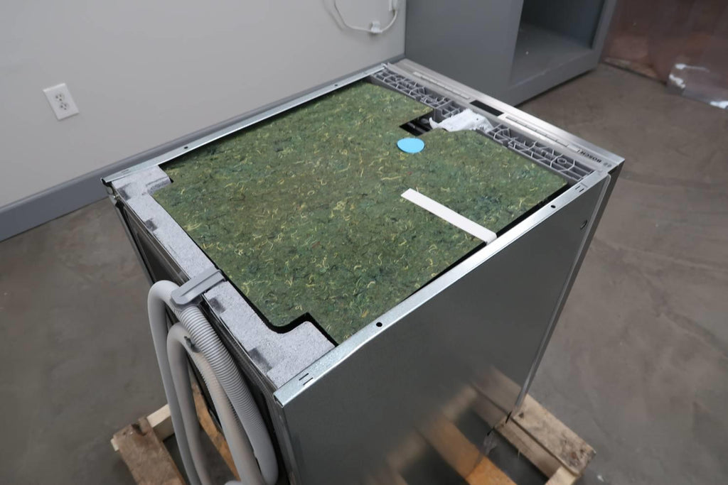 Bosch 800 Series 18" SS 44 dBA ADA Integrated Smart Dishwasher SPX68B55UC