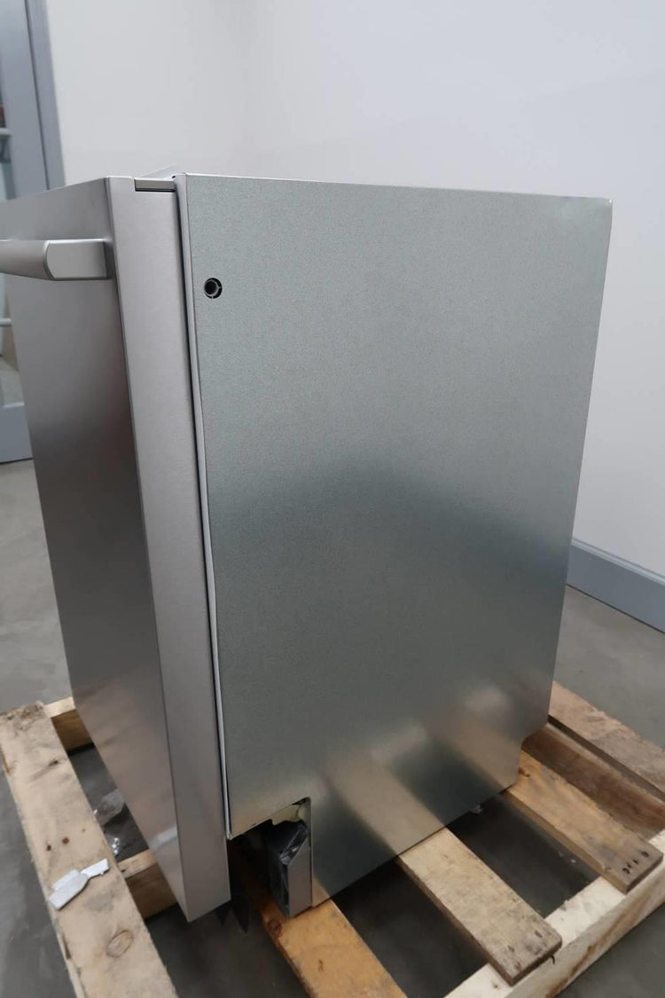 Bosch 800 Series 18" SS 44 dBA ADA Integrated Smart Dishwasher SPX68B55UC