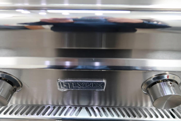 Lynx Professional Grill Series 54" 1555 sq.in Cooking Zone NG Grill L54TRFNG