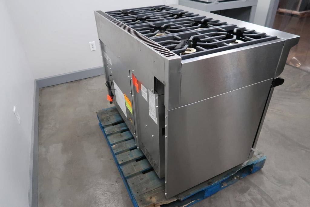 Viking 48" '19 8 Burners SS Pro-Style Freestanding Gas Range VGR74828BSS