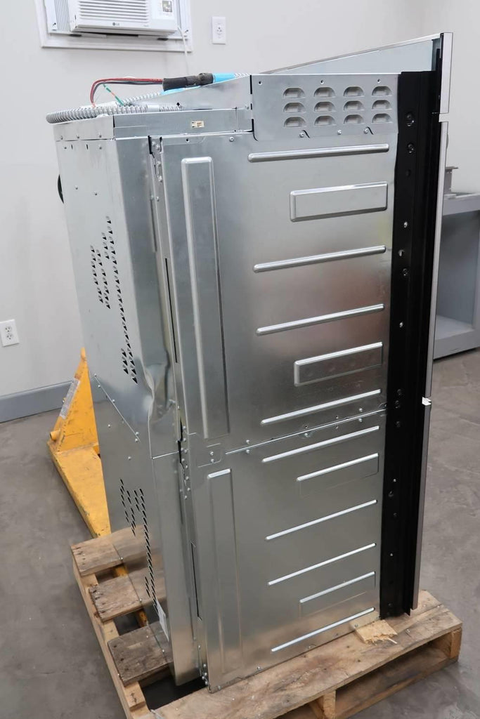 Bosch Benchmark 30" 14 Modes Double Electric Wall Oven HBLP651UC