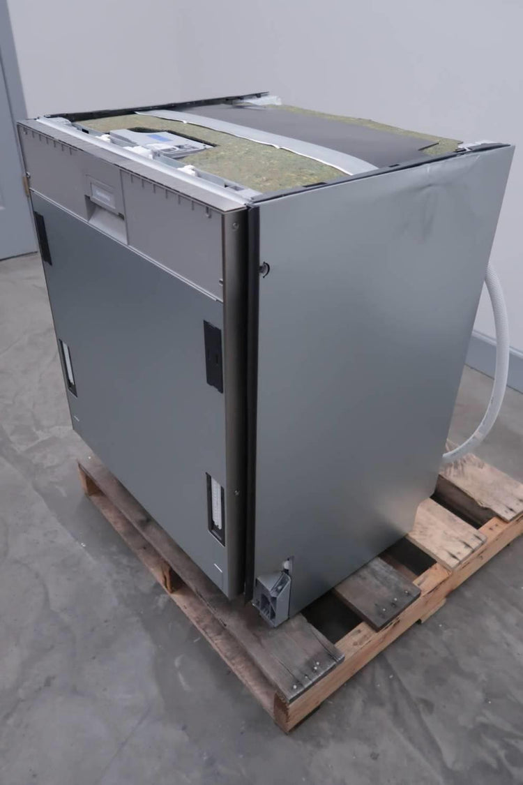 Gaggenau 400 Series 24" PR ADA Sensor Clean Smart 42dB Dishwasher DF480700F