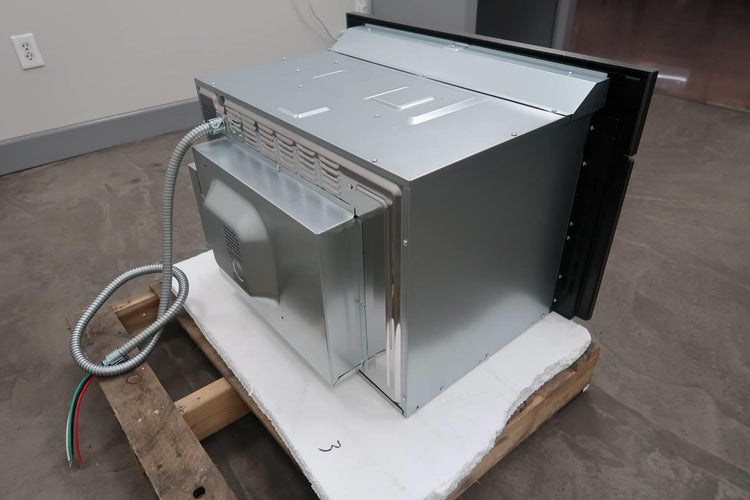 Bosch 800 Series 30" Electric Combination 1.6 cu. ft Single Wall Oven HMC80242UC