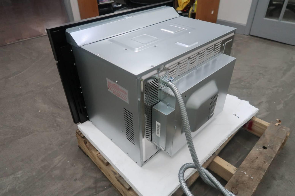 Bosch 800 Series 30" Electric Combination 1.6 cu. ft Single Wall Oven HMC80242UC