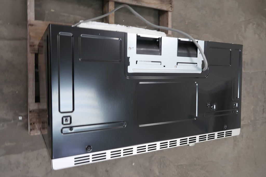 Bosch 300 30" 300 CFM Ventilation Over-the-Range Microwave Oven HMV3053U