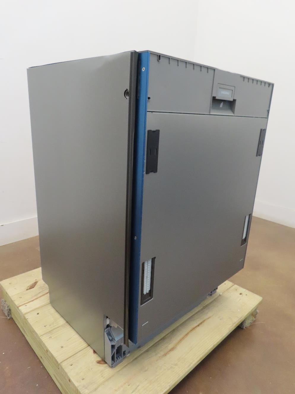 Gaggenau 400 Series DF481700 24" Fully Integrated Smart PanelReady Dishwasher