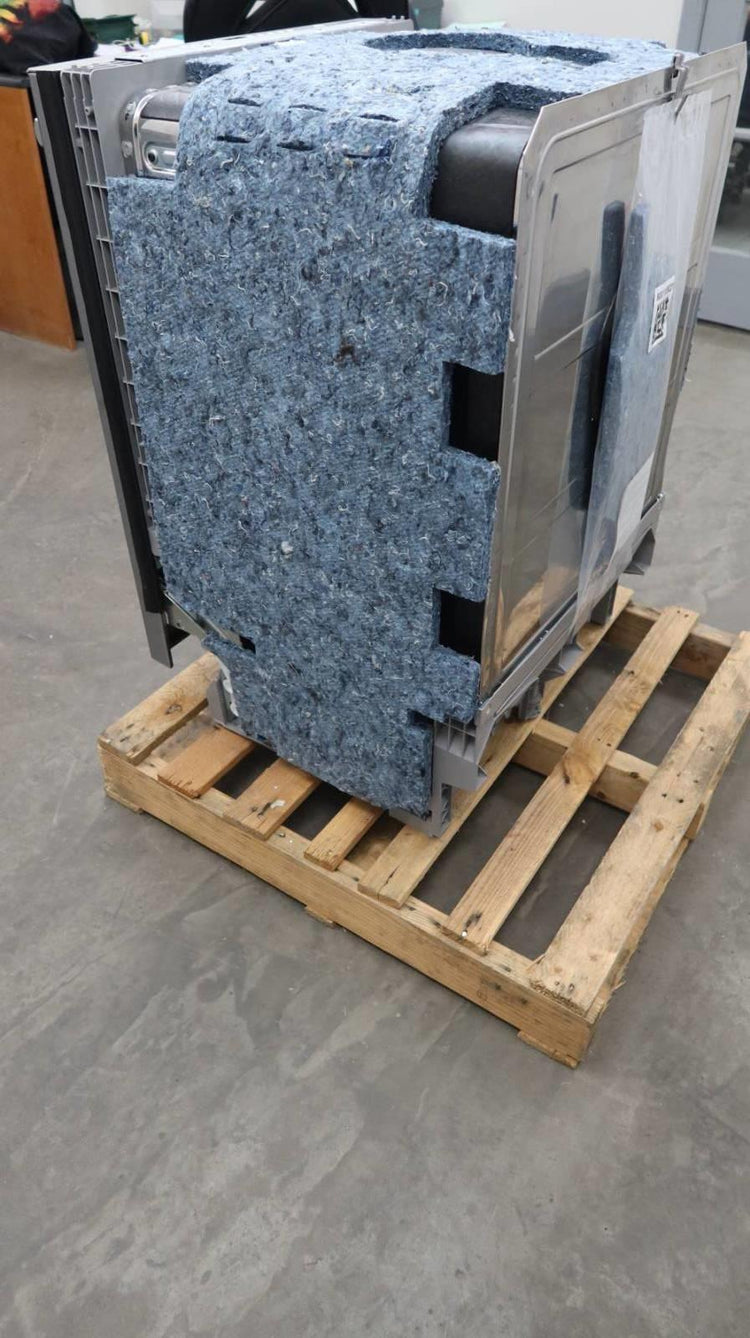 Bosch Ascenta 24" SS 15 Place Setting Integrated 48dBA Dishwasher SHXM4AY55N