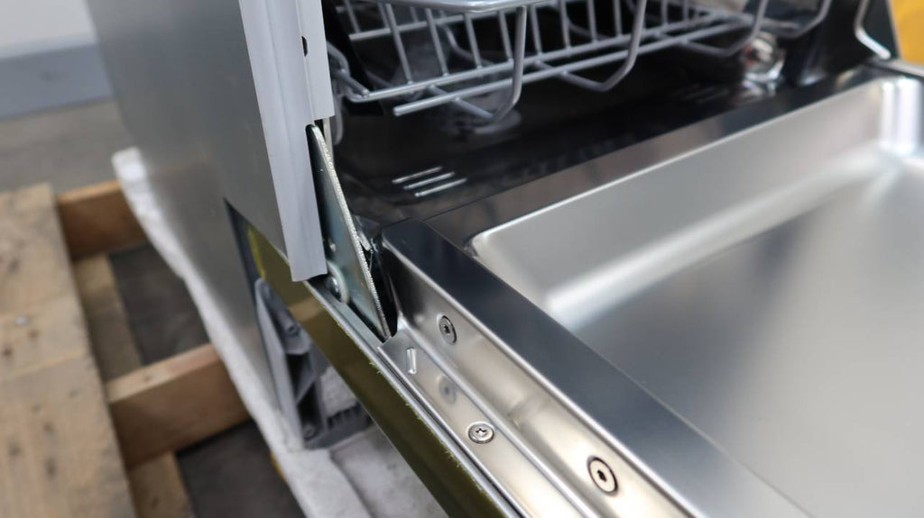 Bosch 18" 44dBA Button Control Full Console 800 Series Dishwasher SPE68U55UC