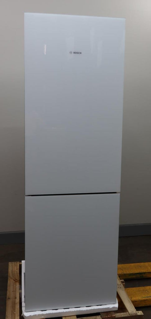 Bosch 800 Series 24" 10 Cu. Ft Freestanding Bottom Mount Refrigerator B10CB81NVW