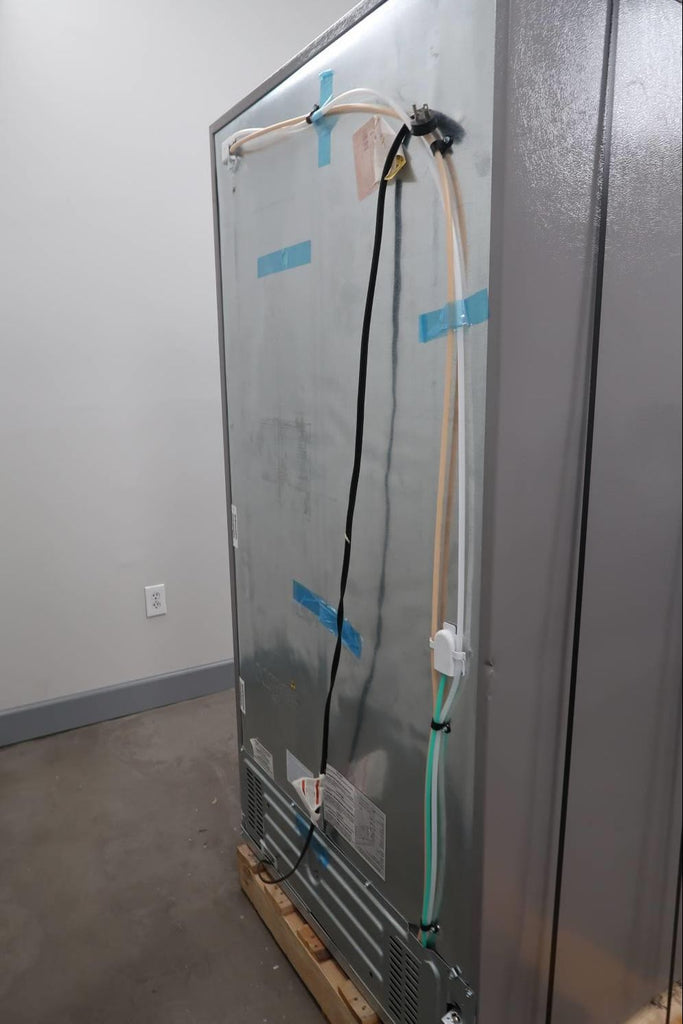 Viking 3 Series '20 36" 22.1 Cu.Ft LED French-Door Refrigerator *RVRF3361SS