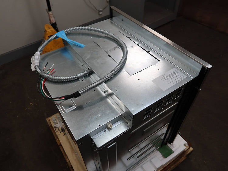 Bosch 30" 4.6 cu. ft Benchmark Series Single Electric Wall Oven HBLP451RUC