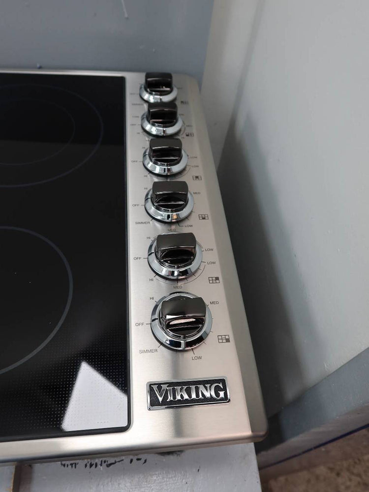 Viking Professional 5 Series 36" Bridge 6 Elements Electric Cooktop VECU53616BSB
