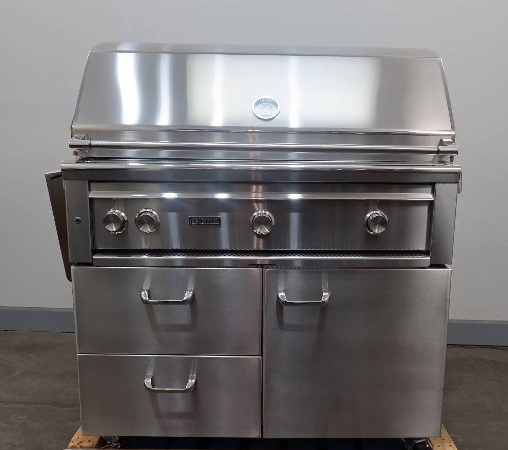 Lynx Professional Grill Series 42" 1 Trident Burner Freestanding Grill L42TRFLP
