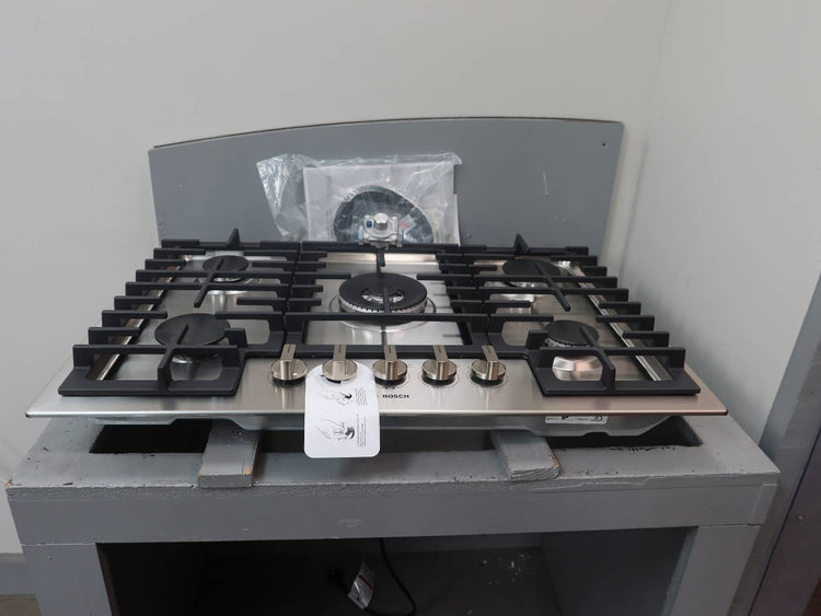 Bosch 30" 5 Sealed Burners Dual-Ring Power 800 Series Gas Cooktop NGM8058UC