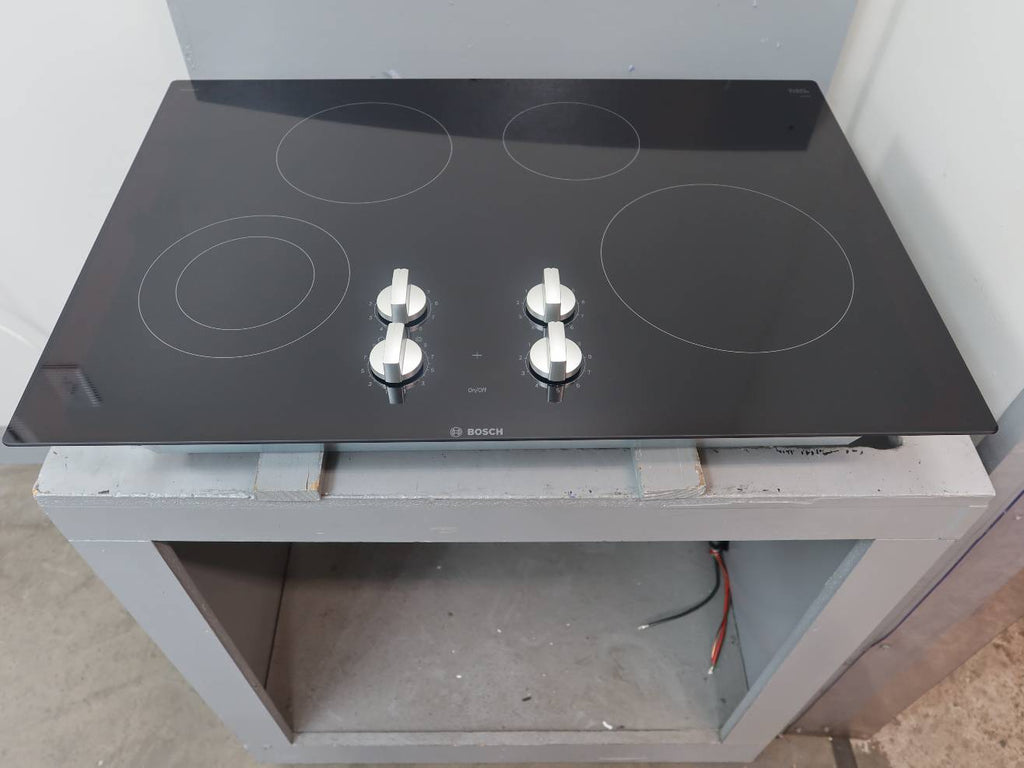 Bosch 30" 500 Series 4 Cooking Zones Electric Smoothtop BLK Cooktop NEM5066UC