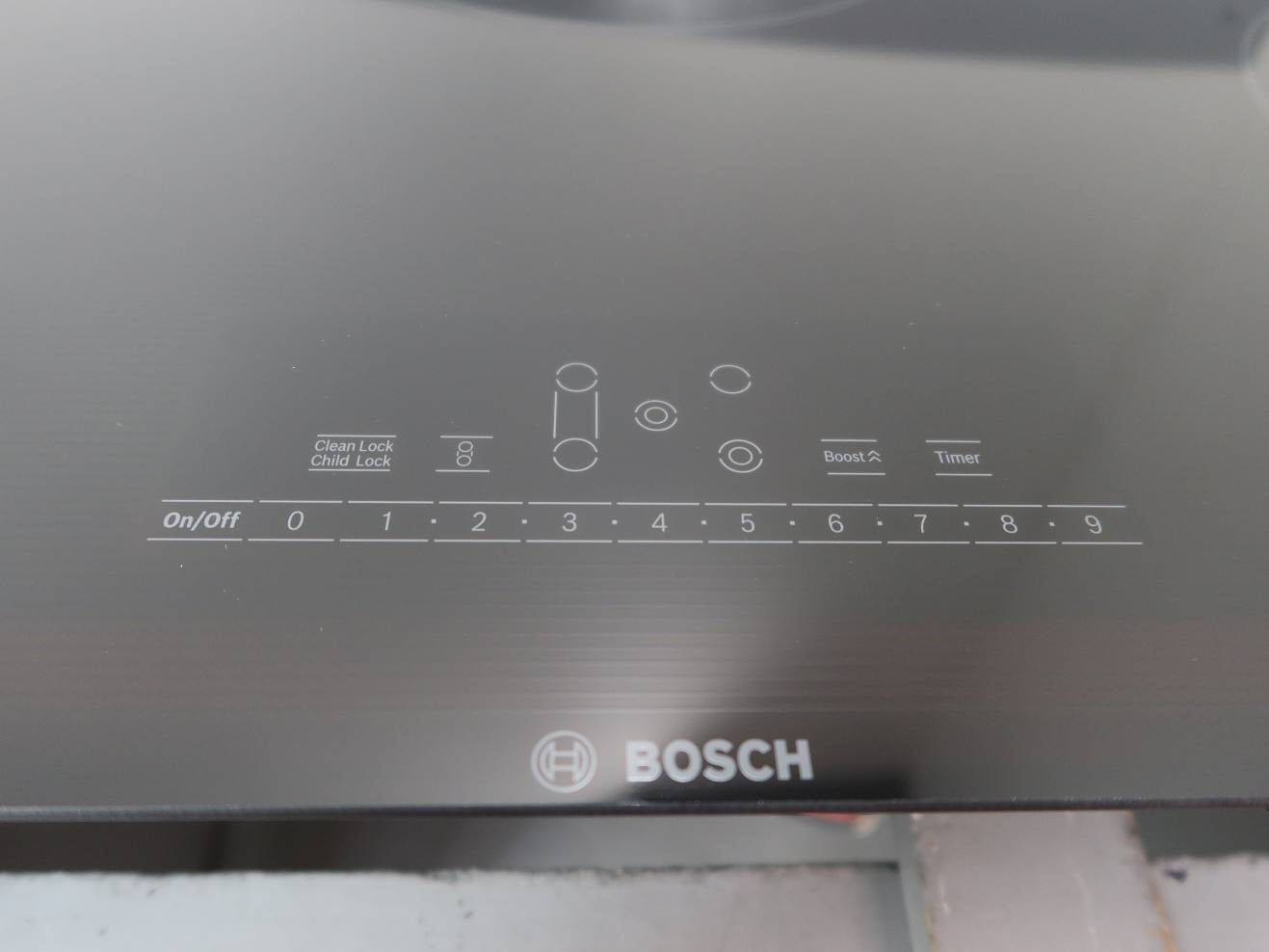 Bosch 800 Series 36" 5 Smoothtop Burner Elements Electric Cooktop NET8668UC