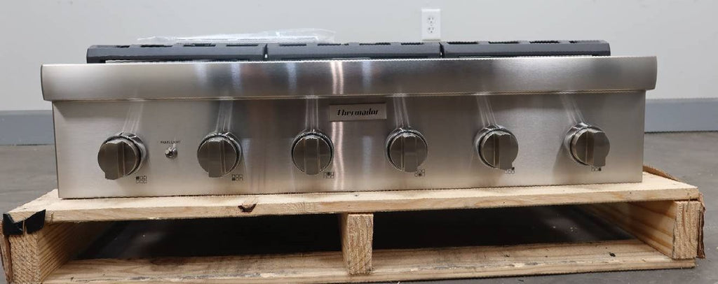 Thermador Professional Series 36 Inch Gas Rangetop with 6 Sealed Burners PCG366W