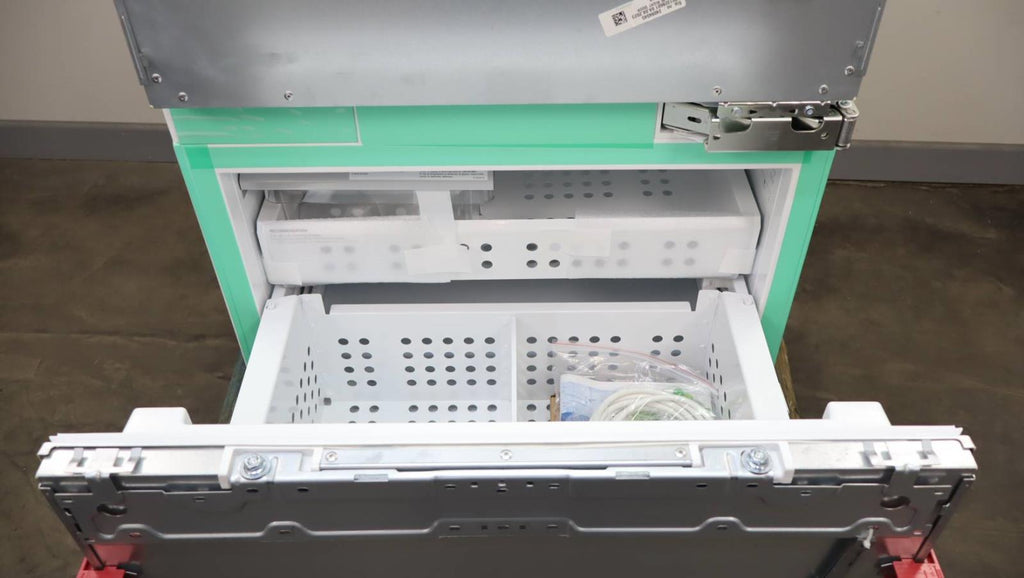 Bosch 30" Built-In Bottom Mount Benchmark Series Smart Refrigerator B30IB905SP