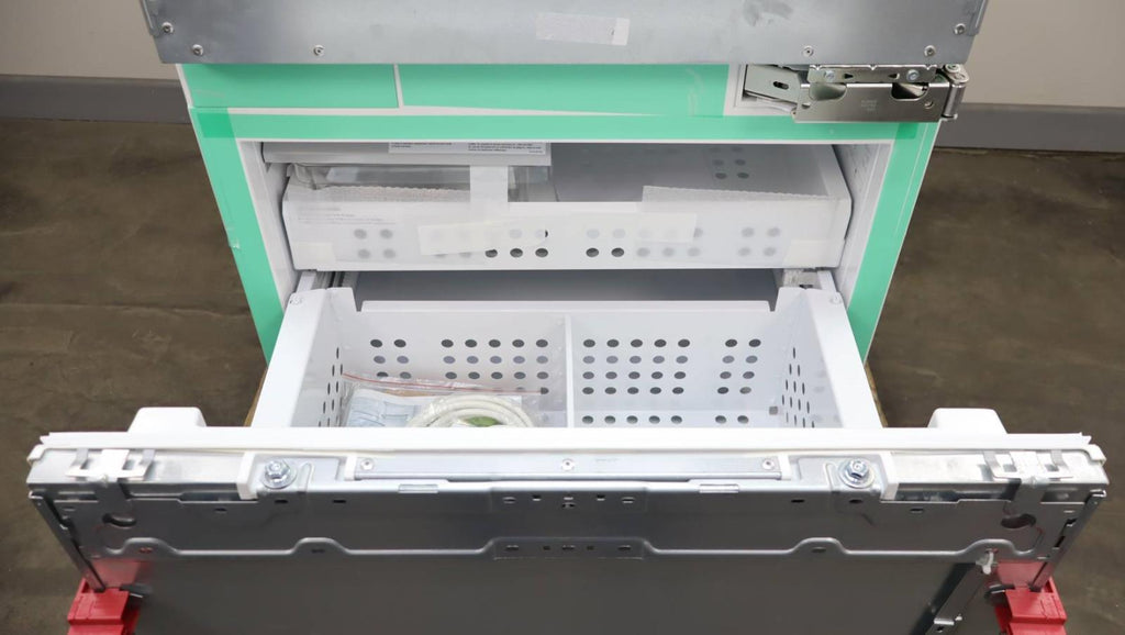 Bosch 30" Built-In Bottom Mount Benchmark Series Smart Refrigerator B30IB905SP