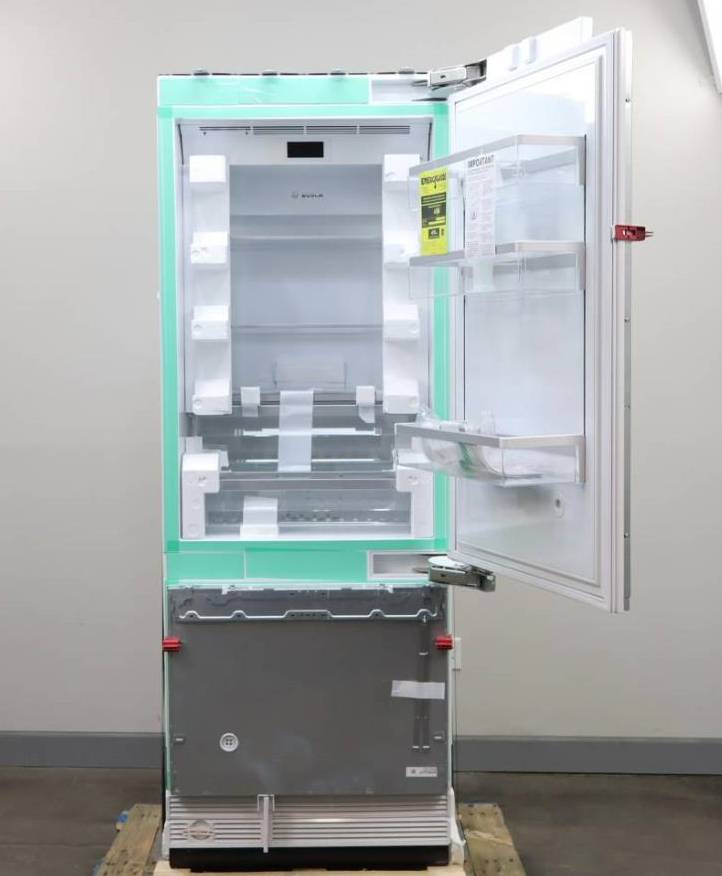 Bosch 30" Built-In Bottom Mount Benchmark Series Smart Refrigerator B30IB905SP