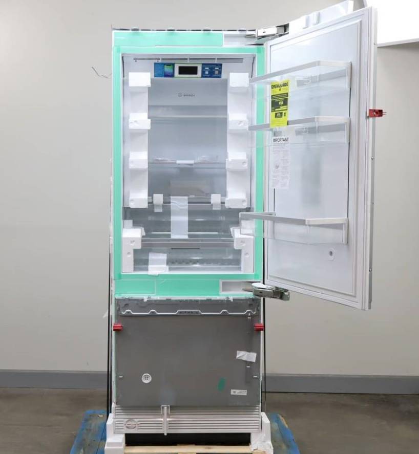 Bosch Benchmark Series 30" Built-In Bottom Mount Smart Refrigerator B30IB905SP