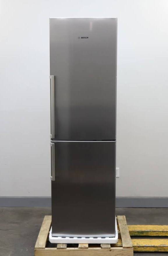 NIB Bosch 500 Series 24" SS Counter Depth Bottom-Freezer Refrigerator B11CB50SSS